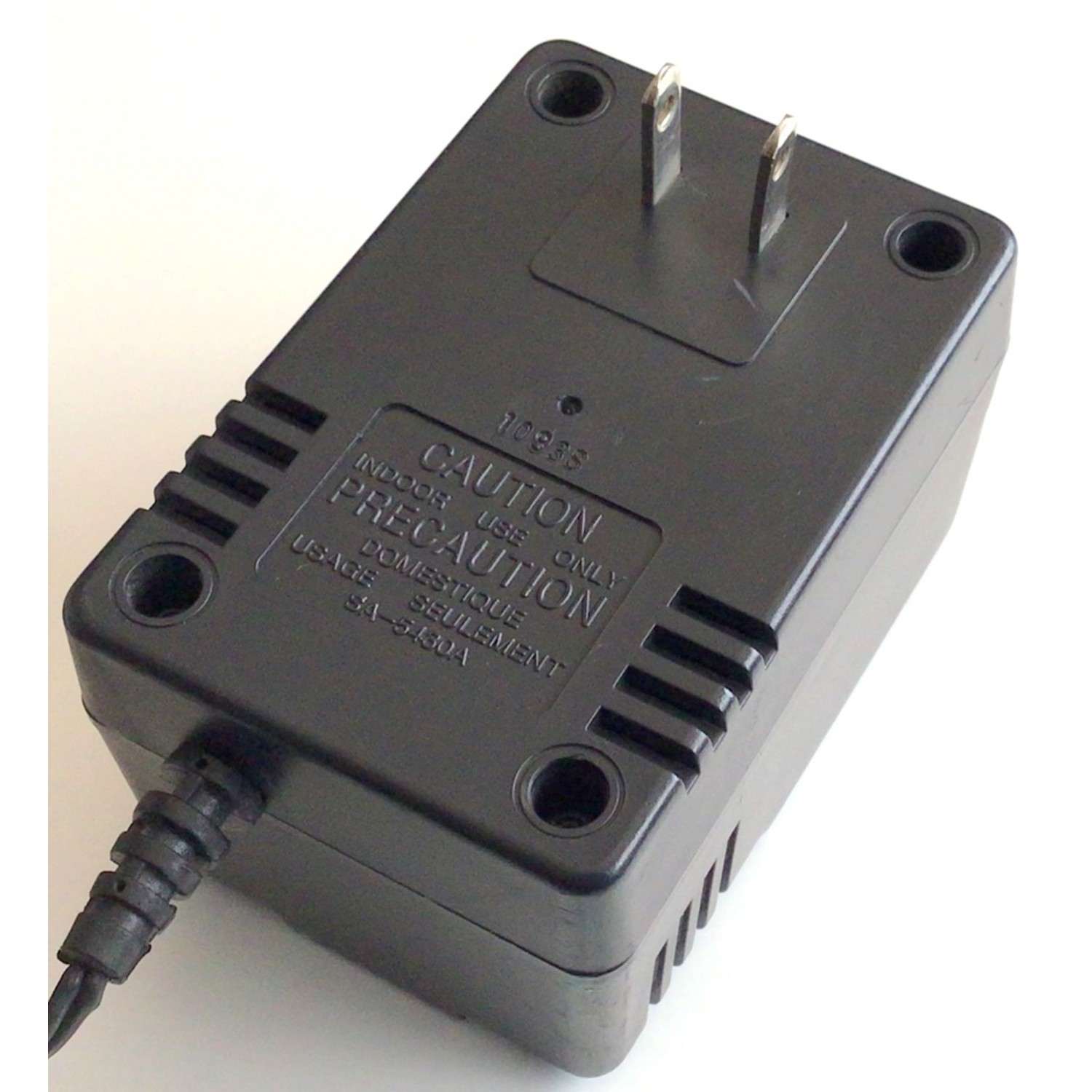CARGADOR / ADAPTADOR DE FUENTE DE ALIMENTACION LABTEC VCA-VCD  / NUMERO DE PARTE AD-900 / E82323 / LR60353 / A51217 / ENTRADA VCA 120V 60HZ 35W / SALIDA VCD 12V 1.7A / MODELO AD-900 - Imagen 4